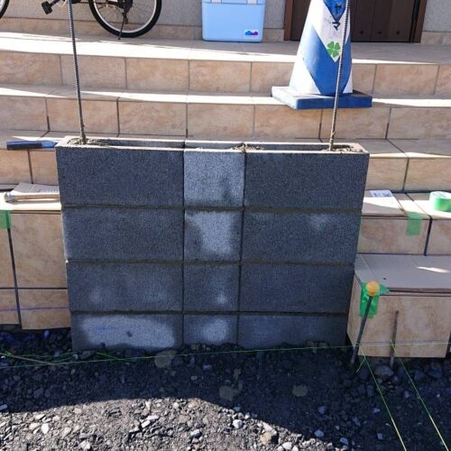 門袖ブロック積みです。