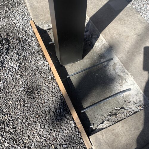 駐車場土間補修です。