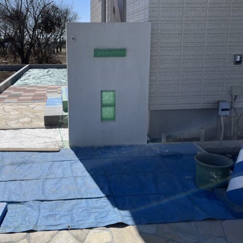 門柱美ブロ塗り完了です。