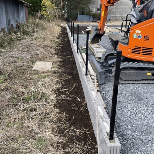 フェンス施工状況です。