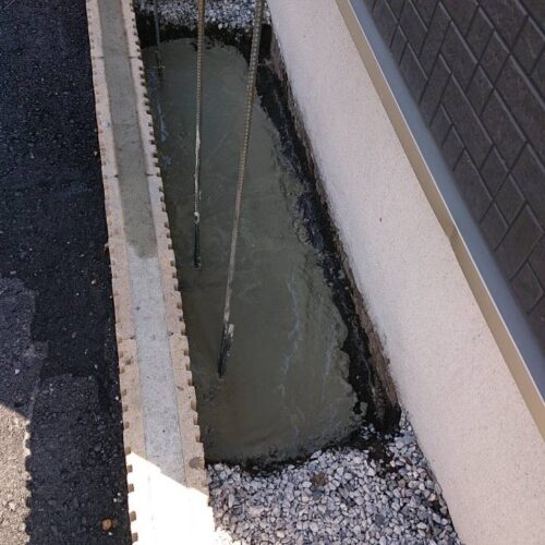 ブロックベース基礎打設です。