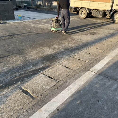 40-0砕石路盤転圧作業です。