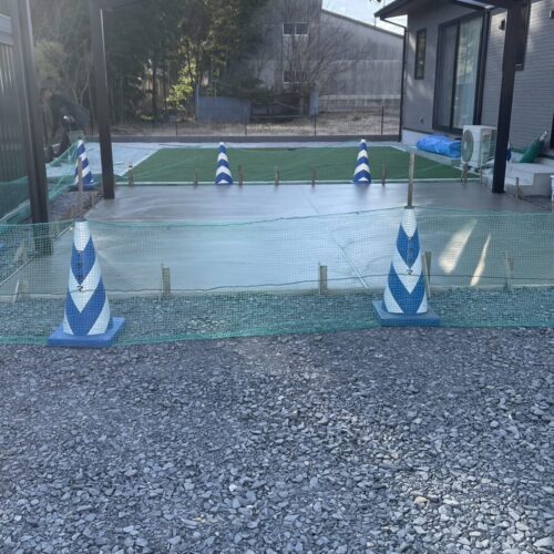 土間コンクリート完了及び養生です。