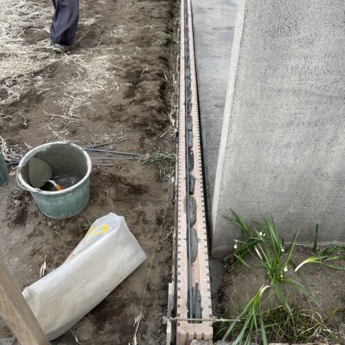 ブロック積み作業となります。