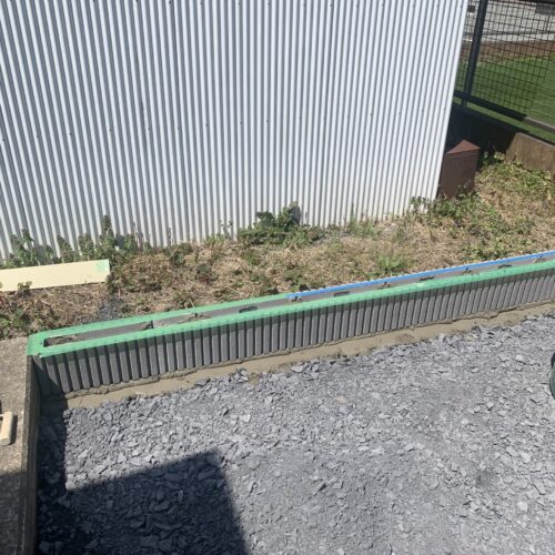 土留めブロック積みです。