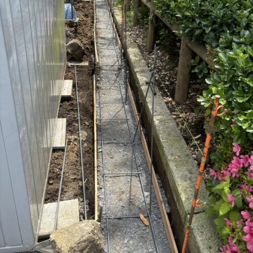 ブロック積み部分の鉄筋組みです。