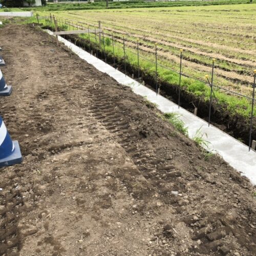 ブロックベースコンクリートの養生となります。