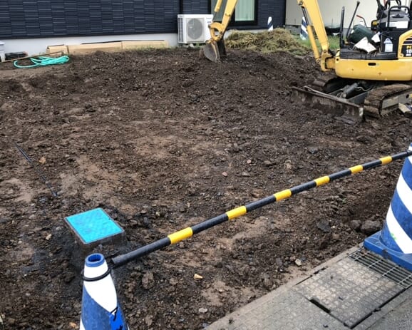 本日は雨の為に工事作業は休工となります。