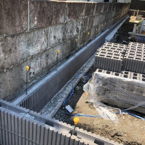 ブロック積み作業となります。 ブロック積み作業となります。