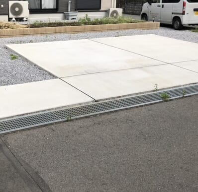 本日は工事着工前のご近隣へのご挨拶へお伺いさせて頂きました。お待たせ致しました外構改修工事着工となります。