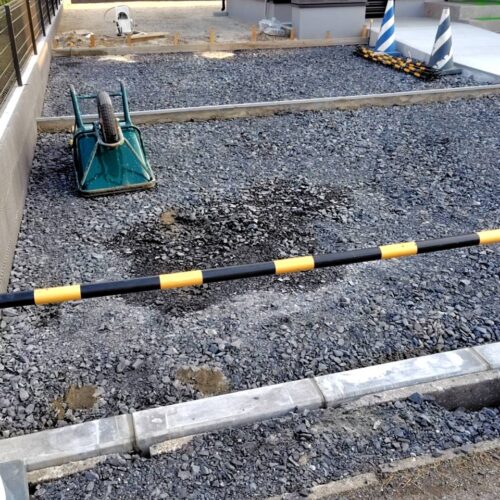 地先ブロック、伸縮目地の施工です。