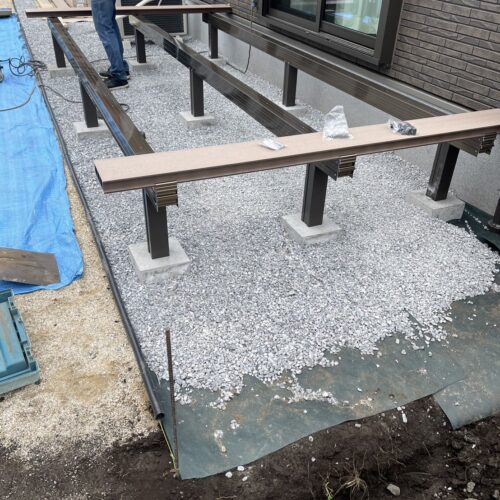 デッキ組立状況です。