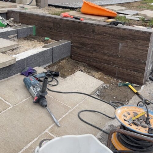 タイル張りの状況です。 タイル張りの状況です。