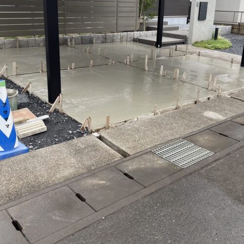 土間コンクリート打設です。 土間コンクリート打設です。