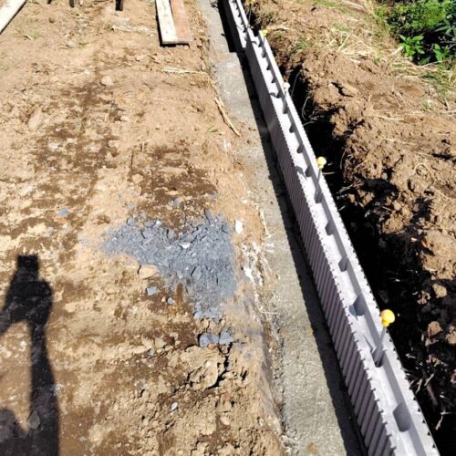 境界のブロック積みです。