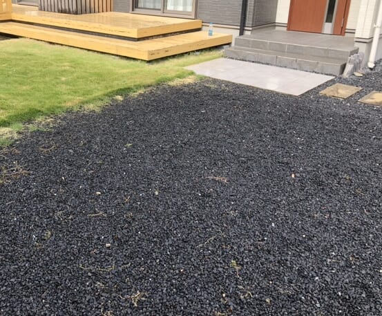 工事着工前のご近隣へのご挨拶にお伺いさせて頂きました。お待たせ致しましたお庭の外構改修工事着工となります。