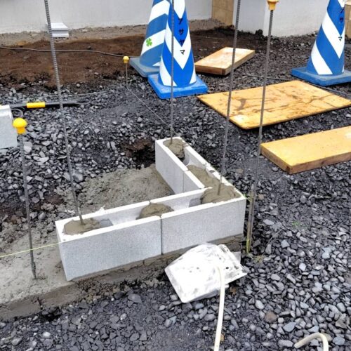 門柱部分ブロック積みです。 門柱部分ブロック積みです。