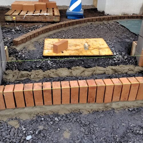 階段部分蹴上のレンガ積みです。