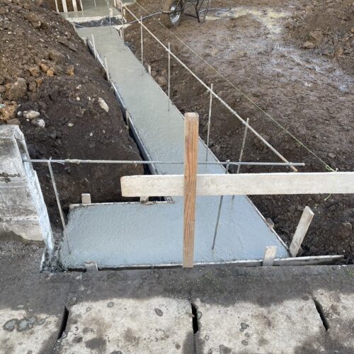 ブロックベースコンクリートの打設です。