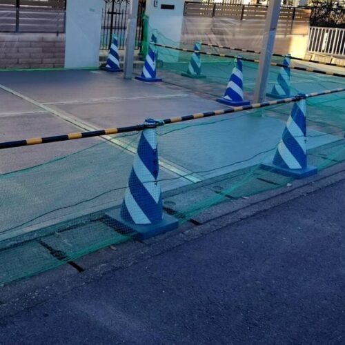 獣避けネットの設置です。 獣避けネットの設置です。