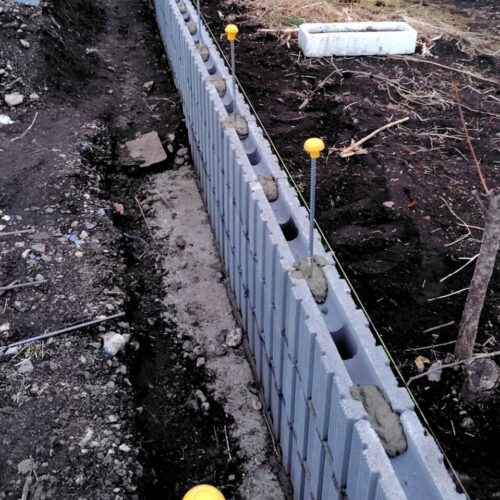 北側のブロック積みです。