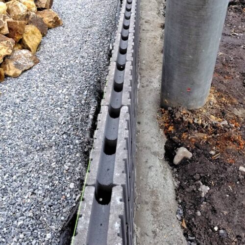 西側のブロック積みです。