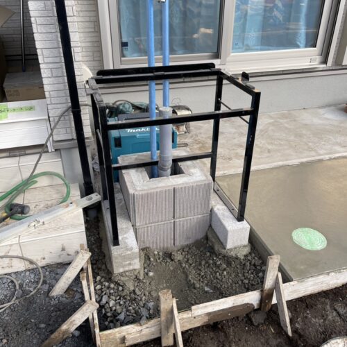 水栓パン台座の施工です。