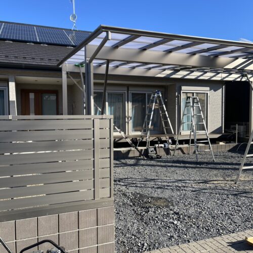 カーポート組立状況です。 カーポート組立状況です。