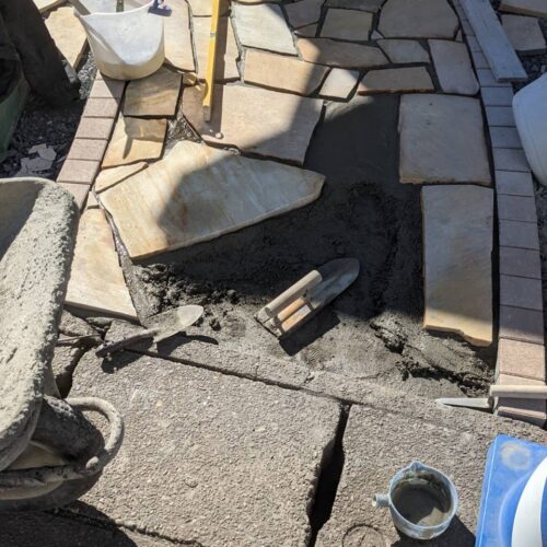 アプローチ乱張り施工状況です。 アプローチ乱張り施工状況です。