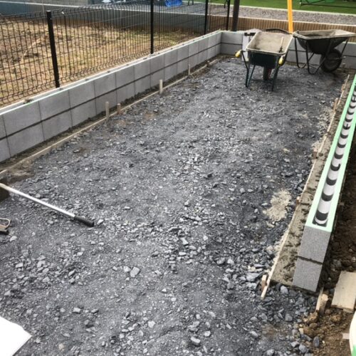 ブロック積み作業となります。