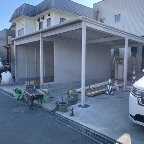 引き続きガレージ組立状況です。