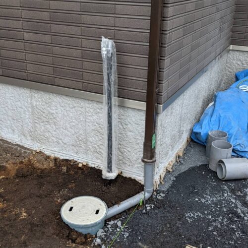 立柱栓取り付けです。