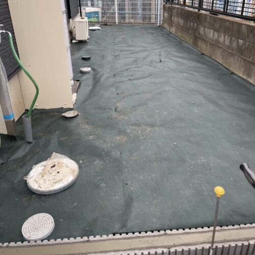 防草シート敷き状況です。 防草シート敷き状況です。