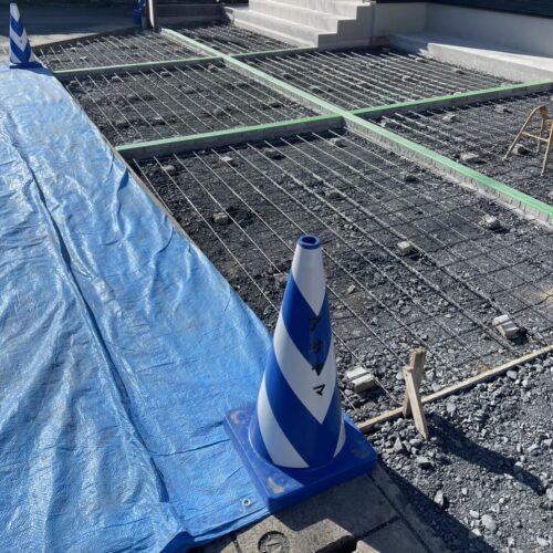 土間コンクリート下地のメッシュ施工状況です。