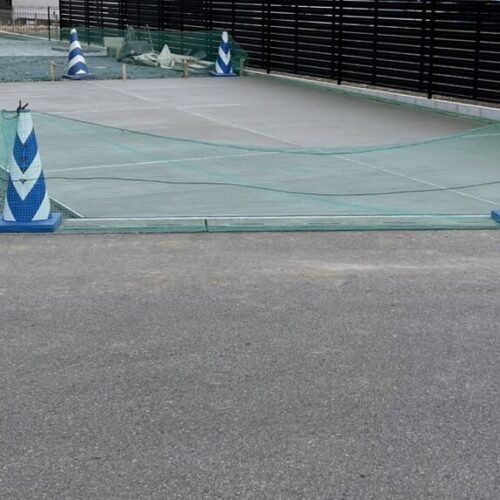 土間コンクリート施工と養生です。