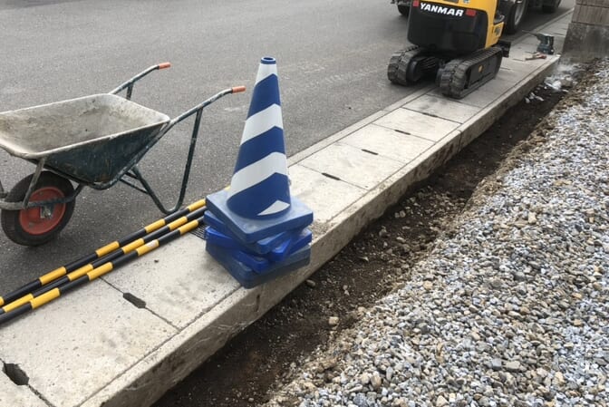 本日より工事着工となります。掘削作業より作業開始です。