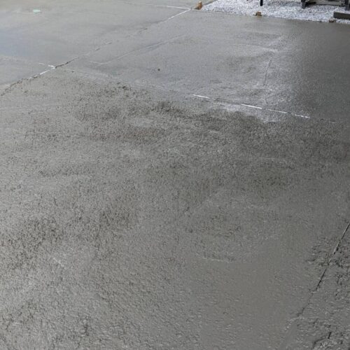 土間コンクリート打設です。 土間コンクリート打設です。