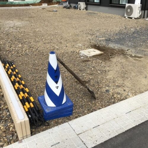 本日は工事着工のご挨拶にお伺いさせて頂きました。お待たせ致しました外構工事着工となります。