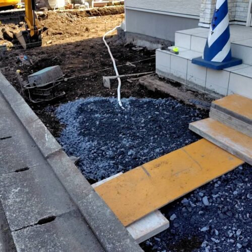 アプローチ部分の掘削です。