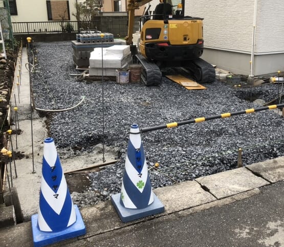 ブロックベースコンクリートの養生となります。