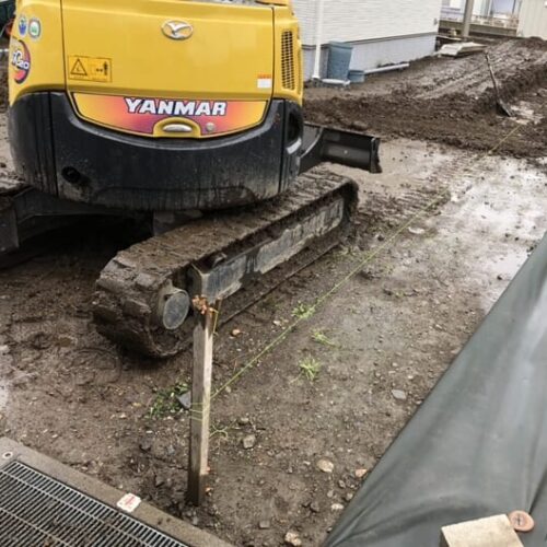 境界部分の掘削作業となります。 境界部分の掘削作業となります。