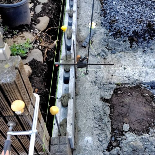 ブロック積みです。 ブロック積みです。