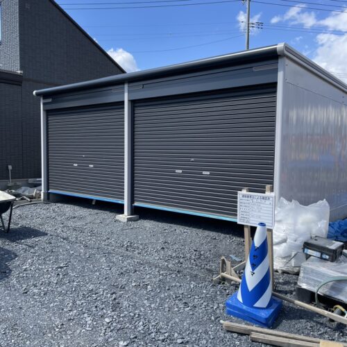 ガレージ組立てです。 ガレージ組立てです。