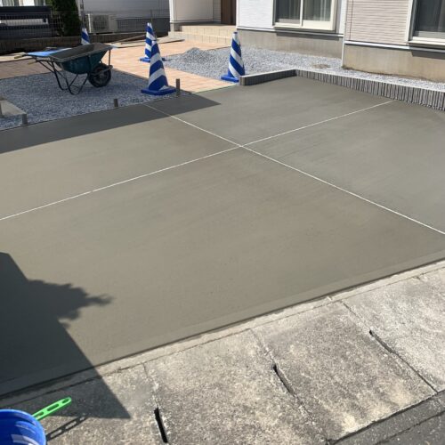 土間コンクリート打設です。 土間コンクリート打設です。