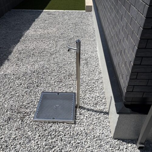 立水栓の設置作業となります。 立水栓の設置作業となります。