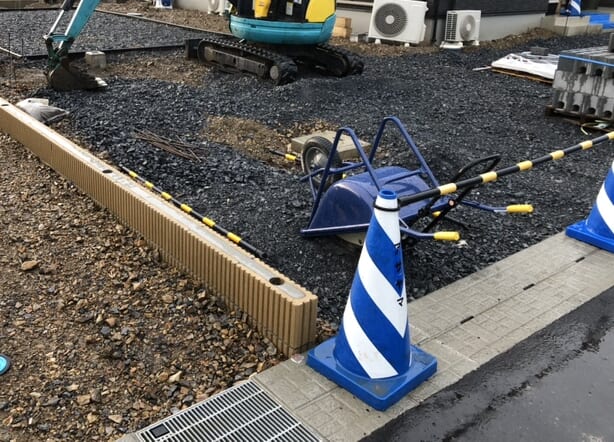 夕方から急な雷雨となり雹も降り出すお天気となってしまいました。本日の作業は終了しまして明日から引き続き作業となります。