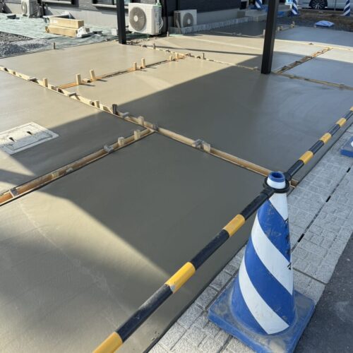 土間コンクリート打設状況です。 土間コンクリート打設状況です。