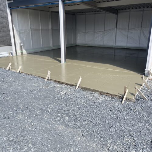 土間コンクリート打設状況です。 土間コンクリート打設状況です。