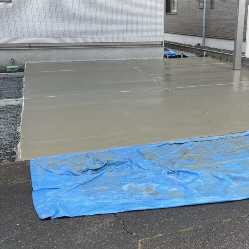 土間コンクリート打設です。 土間コンクリート打設です。