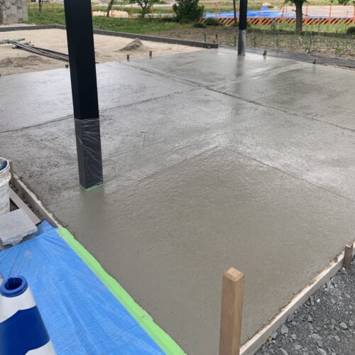 駐車場コンクリート打設です。